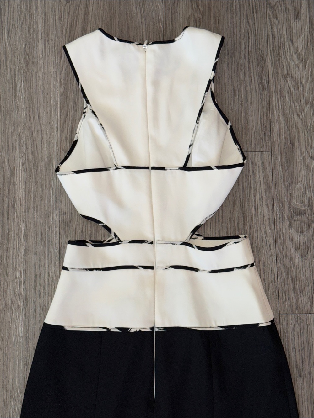 BCBGMAXAZRIA “NIKKOLE” Woven Black/ White Gown Size 0 - Picture 11 of 14